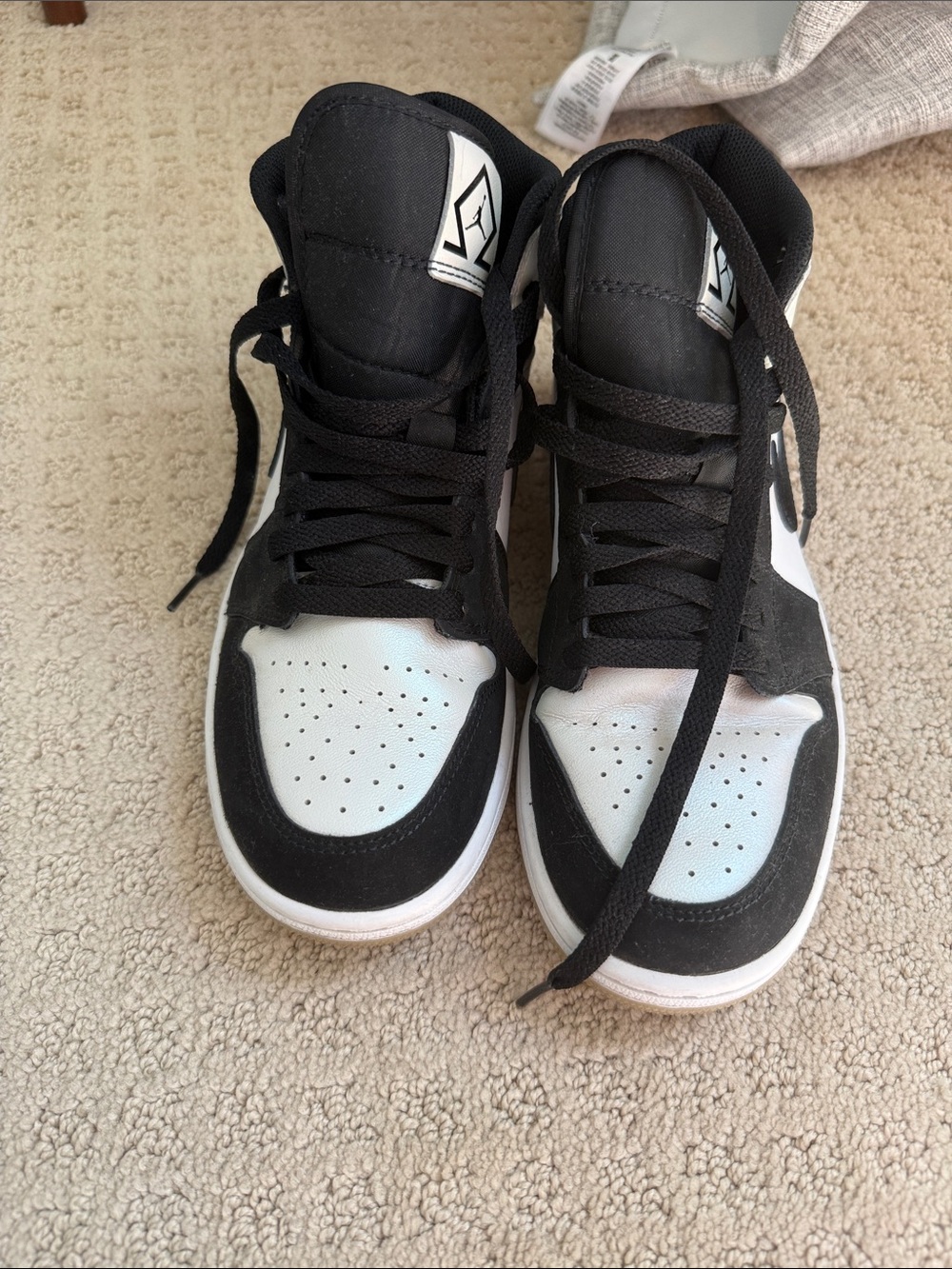 Amazing Nike Jordans black with iridescent white worn twice men’s 7 women’s 8.5